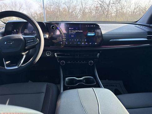 Used 2026 Chevrolet Traverse Z71 image 21