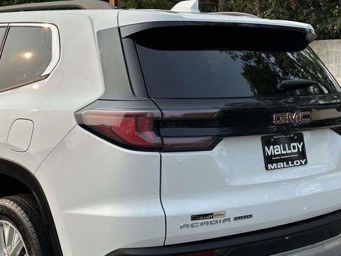 Used 2024 GMC Acadia Elevation image 6