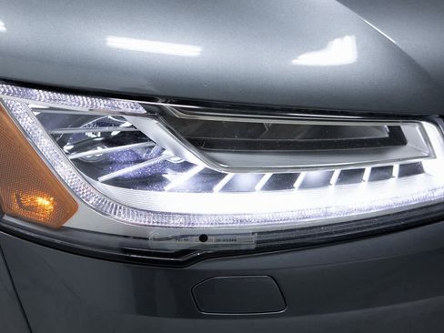 Used 2017 Audi A8 L 3.0T w/ Executive Package image 31