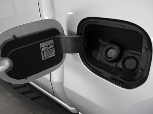 Used 2022 GMC Sierra 1500 AT4X image 38