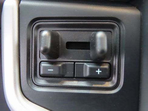 Used 2024 Ford Expedition Max XLT image 12