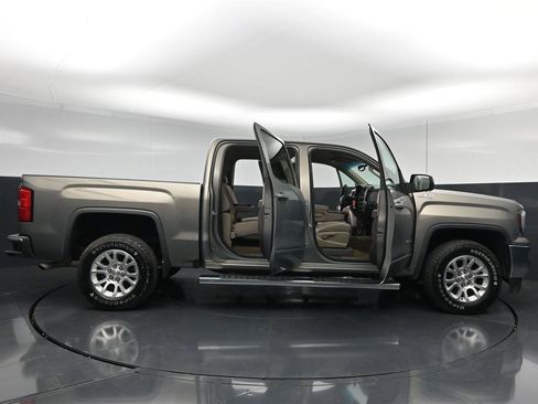 Used 2017 GMC Sierra 1500 SLE w/ SLE Value Package AWD/4WD image 39