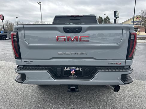 Used 2025 GMC Sierra 2500 AT4 w/ AT4 Premium Plus Package image 7