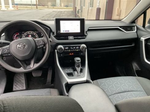 Used 2025 Toyota RAV4 XLE AWD/4WD image 21
