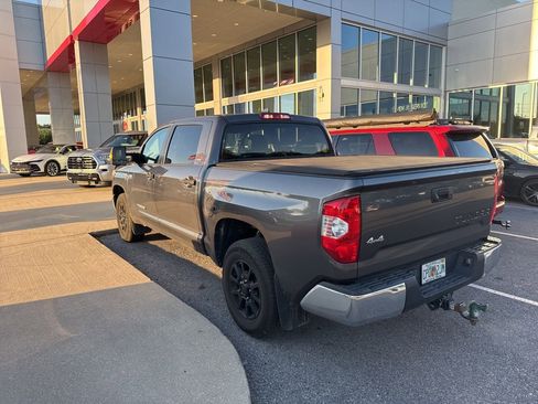 Used 2021 Toyota Tundra 4x4 CrewMax image 2