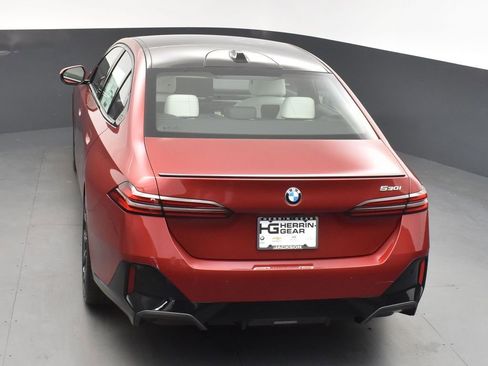 Certified 2025 BMW 530i w/ M Sport Package RWD image 32