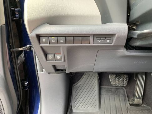 Used 2024 Toyota Sienna XLE w/ XLE Plus Package AWD/4WD image 35