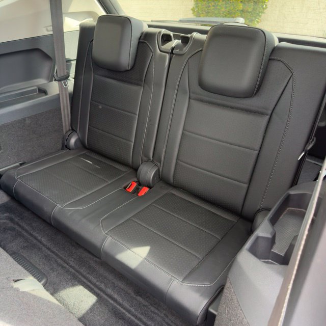 Used 2019 Volkswagen Tiguan SE w/ Panoramic Sunroof Package AWD/4WD image 13