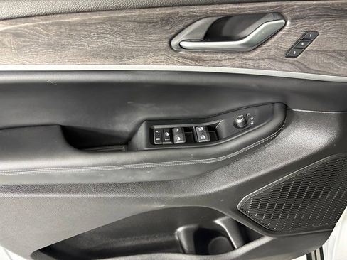 Used 2024 Jeep Grand Cherokee L Limited RWD image 24