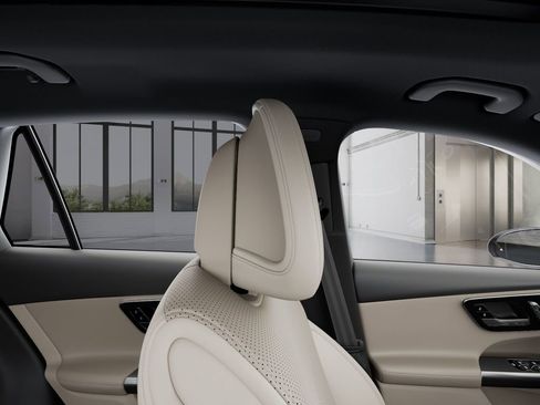 New 2026 Mercedes-Benz GLC 300 image 43