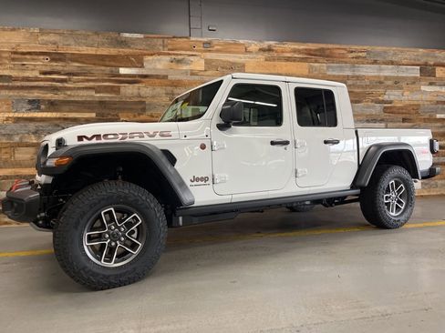 New 2026 Jeep Gladiator Mojave AWD/4WD image 20
