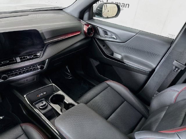 Used 2025 Chevrolet Equinox RS w/ Safety and Technology Package FWD image 23