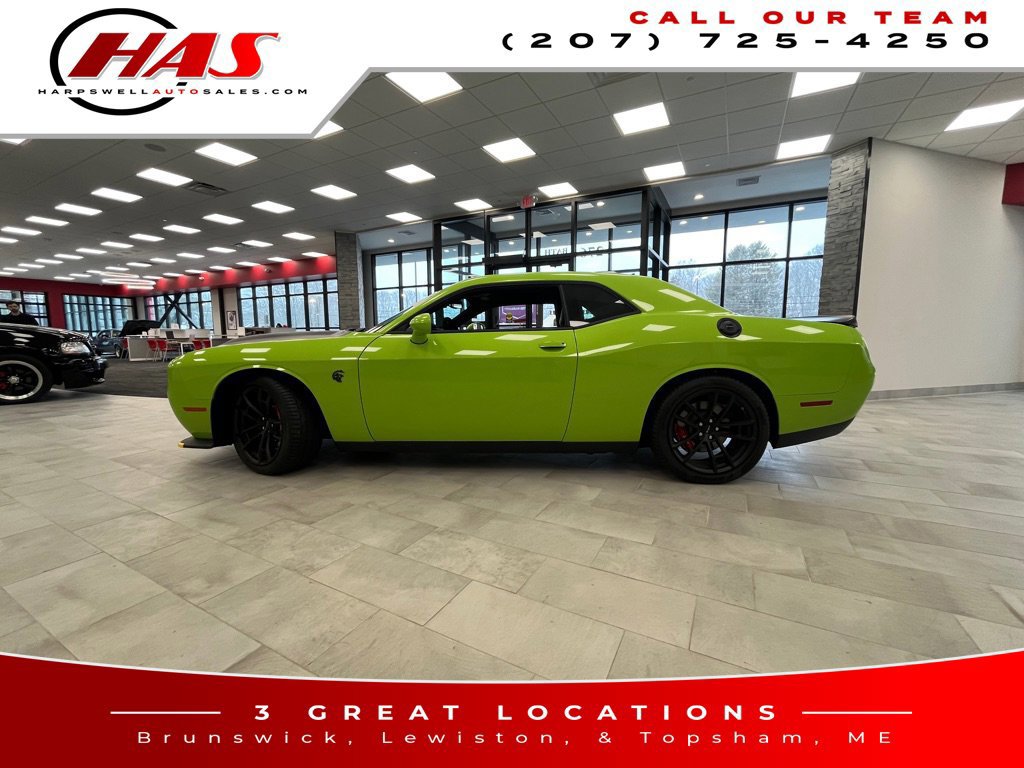 Used 2023 Dodge Challenger SRT Hellcat RWD image 2