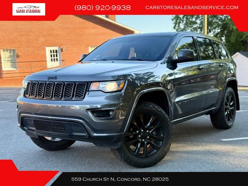 Used 2018 Jeep Grand Cherokee Altitude AWD/4WD image 1