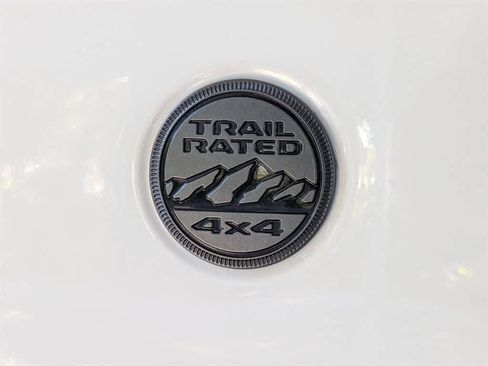 Used 2023 Jeep Gladiator Overland image 13