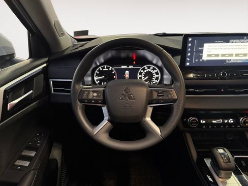 New 2026 Mitsubishi Outlander ES AWD/4WD image 12