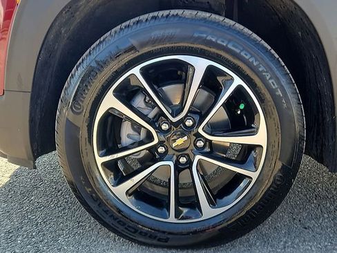 Certified 2024 Chevrolet TrailBlazer LT w/ LT Cold Weather Package FWD image 8