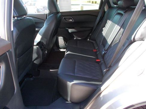 Used 2023 Nissan Rogue Platinum w/ Platinum Premium Package image 12