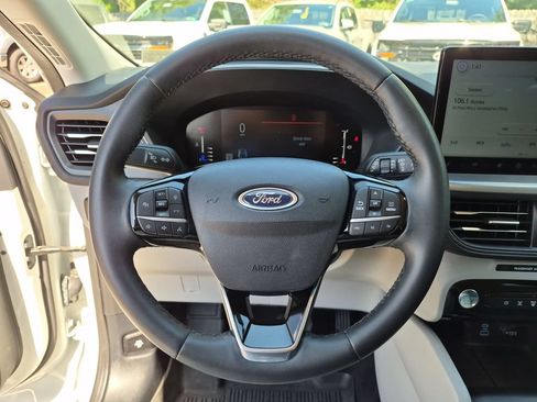 Certified 2023 Ford Escape SE FWD image 24