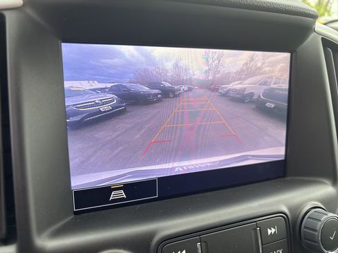 Used 2023 GMC Terrain SLT FWD image 32