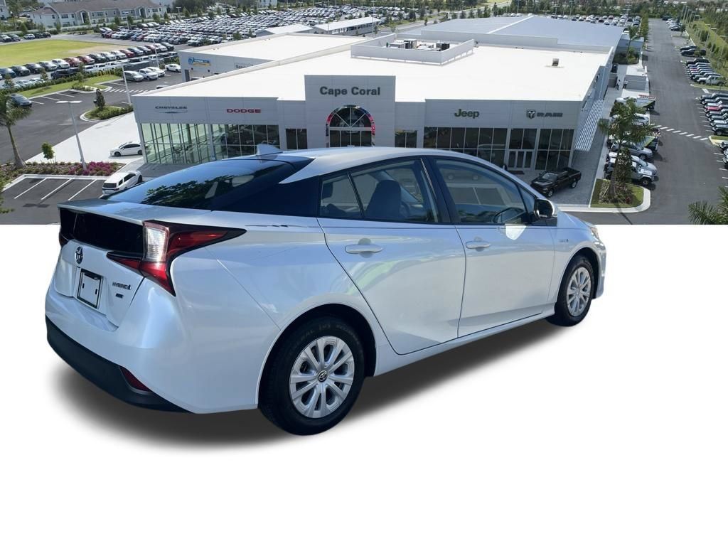 Used 2021 Toyota Prius L Eco FWD image 8
