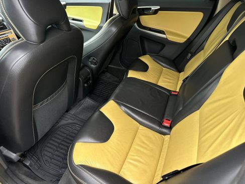 Used 2010 Volvo XC60 T6 image 11