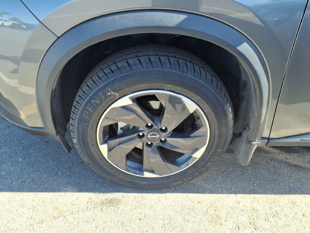 Certified 2024 Nissan Rogue SV w/ SV Premium Package FWD image 7