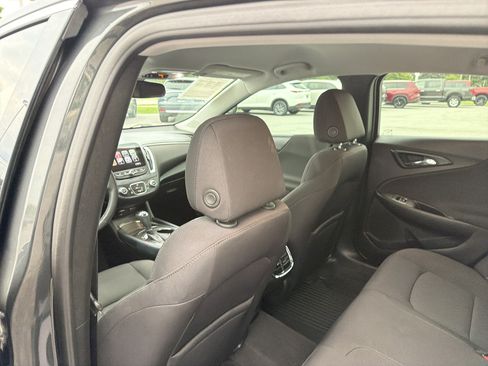 Used 2017 Chevrolet Malibu LT FWD image 44