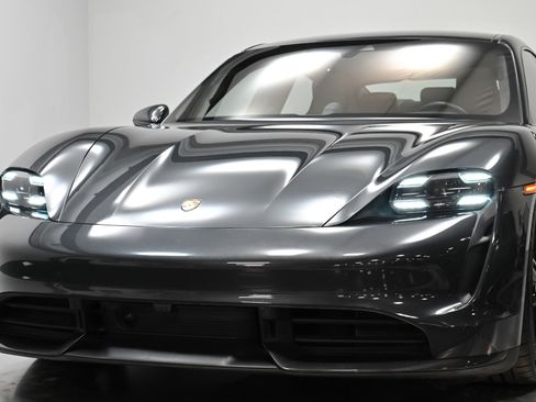 Used 2021 Porsche Taycan Turbo S image 41