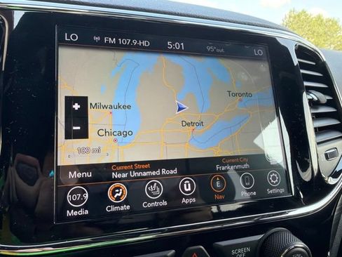 Used 2020 Jeep Grand Cherokee Altitude AWD/4WD image 28