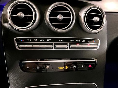 Used 2021 Mercedes-Benz GLC 300 image 26