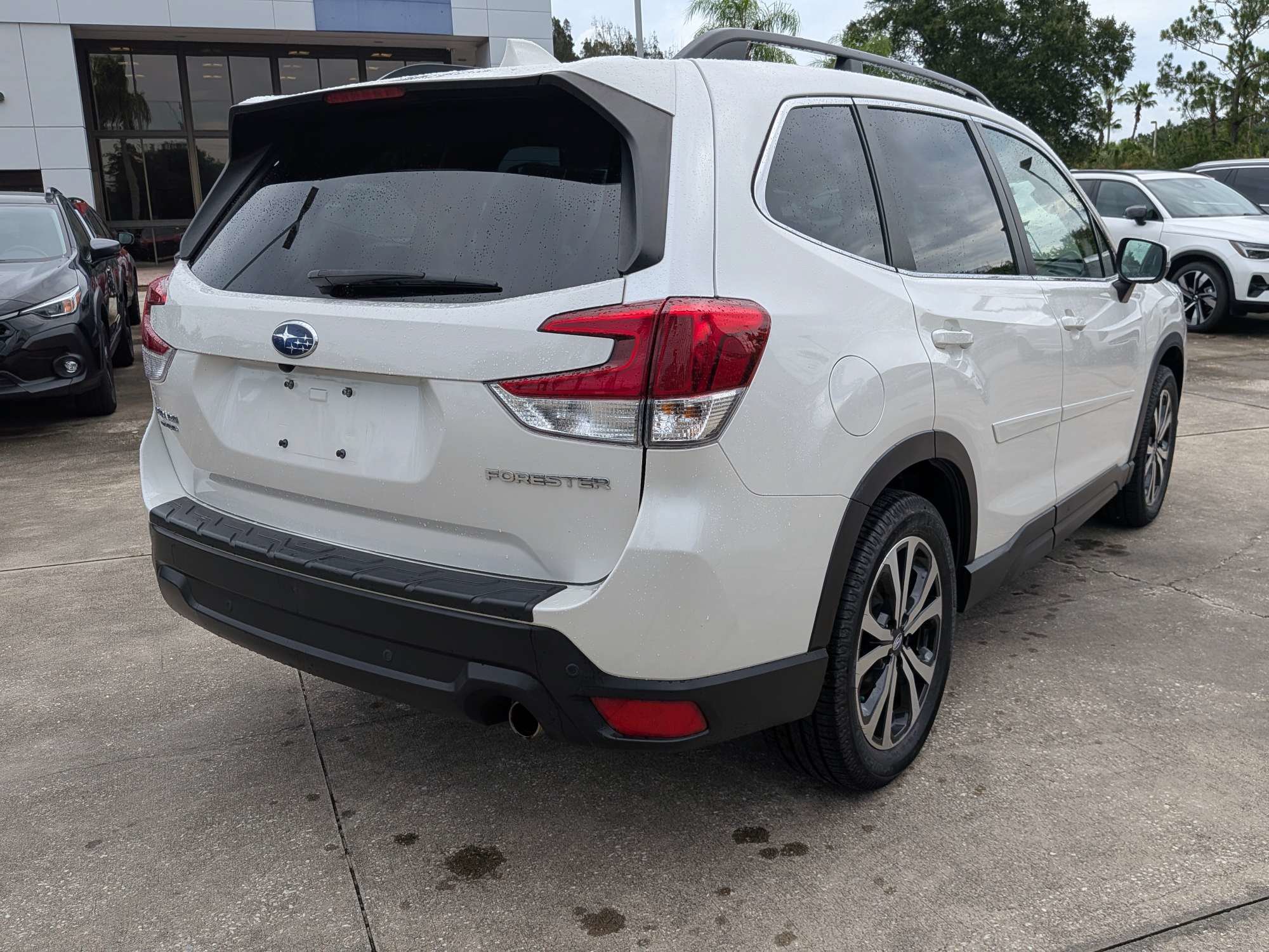 Used 2021 Subaru Forester Limited AWD/4WD image 4