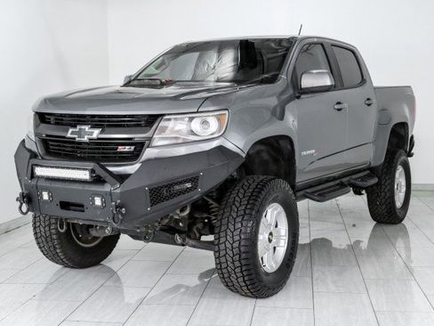 Used 2019 Chevrolet Colorado Z71 AWD/4WD image 4