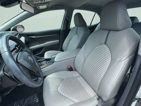 Used 2023 Toyota Camry SE FWD image 9