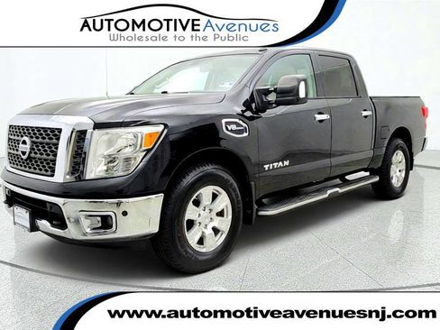 Used 2017 Nissan Titan SV AWD/4WD image 1