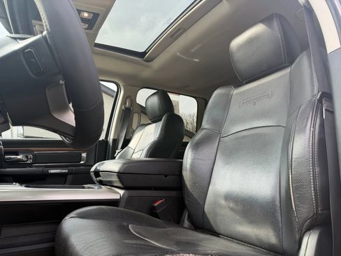 Used 2016 RAM 2500 Laramie w/ Convenience Group image 16