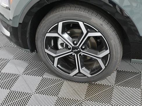New 2025 Kia Niro EX Touring image 24