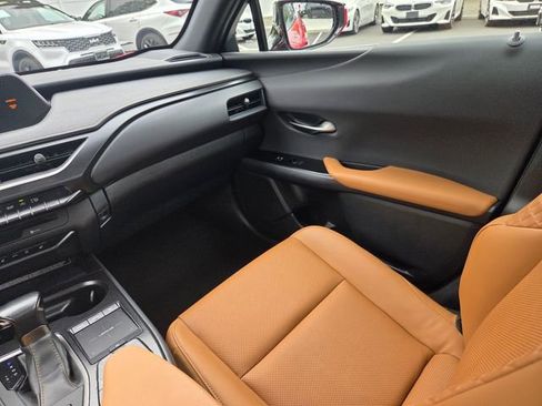 Used 2021 Lexus UX 250h w/ Premium Package AWD/4WD image 16