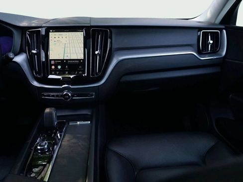 Used 2025 Volvo XC60 B5 Core AWD/4WD image 23