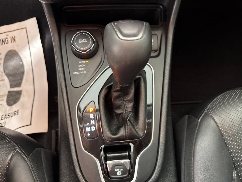 Used 2019 Jeep Cherokee Limited AWD/4WD image 21