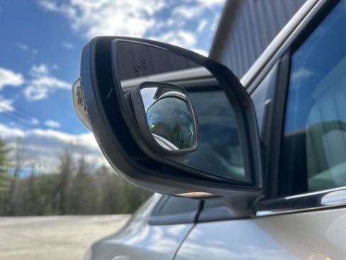 Used 2017 Ford Escape Titanium image 33