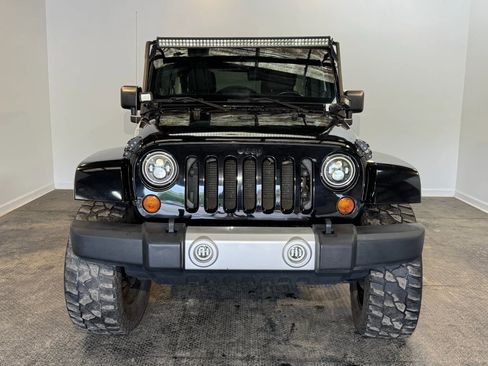 Used 2013 Jeep Wrangler Unlimited Sahara w/ Connectivity Group AWD/4WD image 2