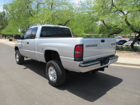 Used 2001 Dodge Ram 2500 Truck 4x4 Quad Cab image 2
