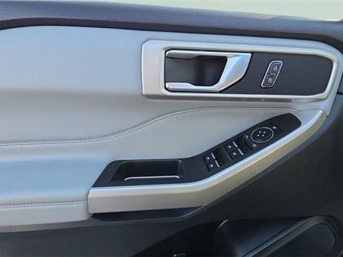 Used 2023 Ford Explorer XLT w/ Equipment Group 202A image 13