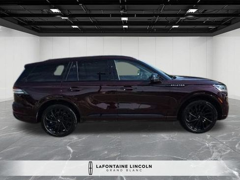 Used 2024 Lincoln Aviator Reserve w/ Equipment Group 201A AWD/4WD image 8