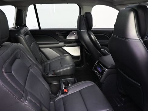 Used 2025 Lincoln Aviator Reserve w/ Luxury Package AWD/4WD image 18