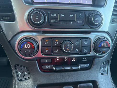 Used 2020 Chevrolet Suburban LT image 15