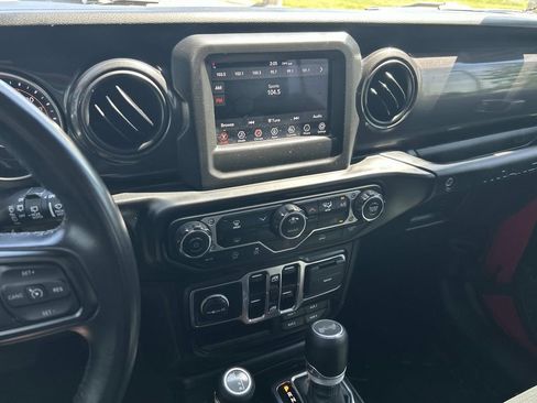 Used 2022 Jeep Wrangler Unlimited Sport image 24