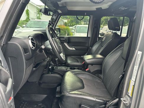 Used 2013 Jeep Wrangler Unlimited Sport AWD/4WD image 10