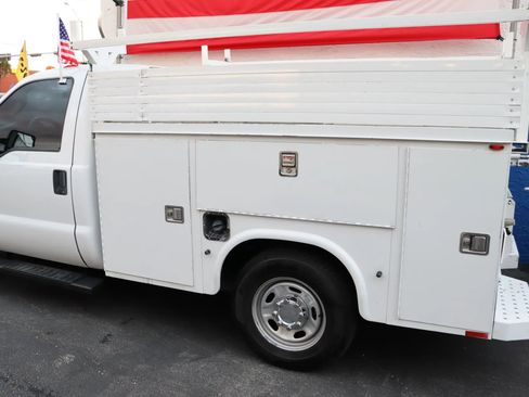 Used 2015 Ford F250 XL w/ Power Equipment Group image 3